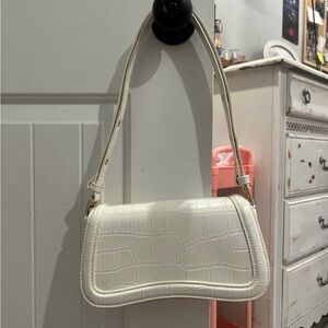 Stylish White Croc-Embossed Shoulder Bag